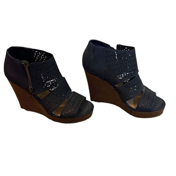 Parker & Sky navy blue wedges - Picture 2 of 3